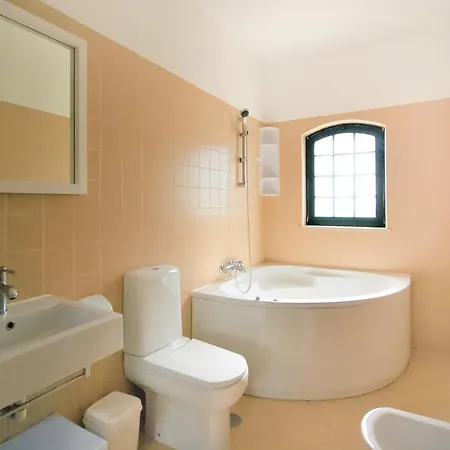 Villa Casa De Verao - Swimming Pool - Free Wifi - By Bedzy Ferreiras