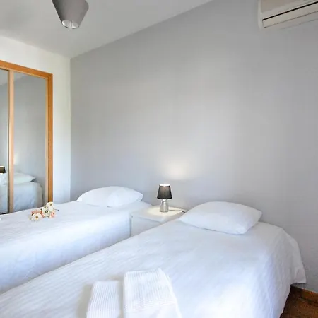 Casa De Verao - Swimming Pool - Free Wifi - By Bedzy פריירס