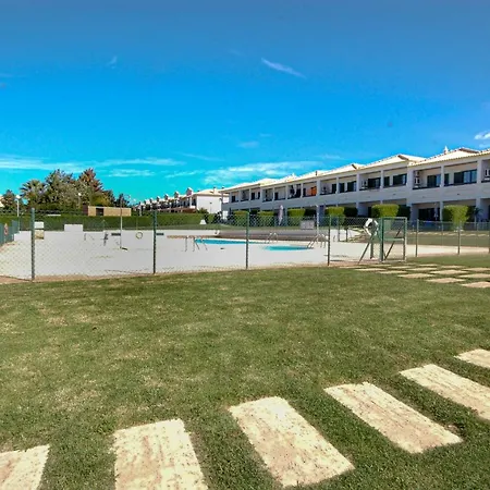 Casa De Verao - Swimming Pool - Free Wifi - By Bedzy *